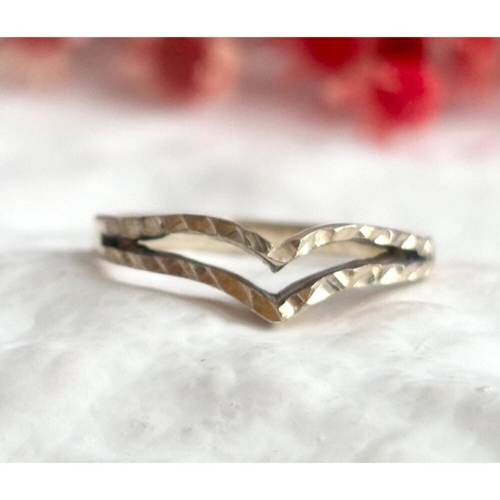 Chevron Wavy Minimalist Hammered 925 Sterling Silver Vintage Ring - sz 5.75